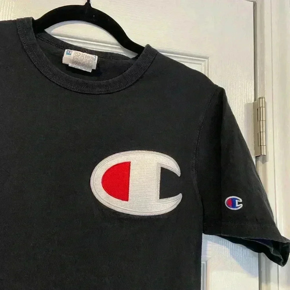 VTG Champion Men’s Black Large Logo Appliqué Short Sleeve Crew Tee Shirt Size S - Picture 2 of 10